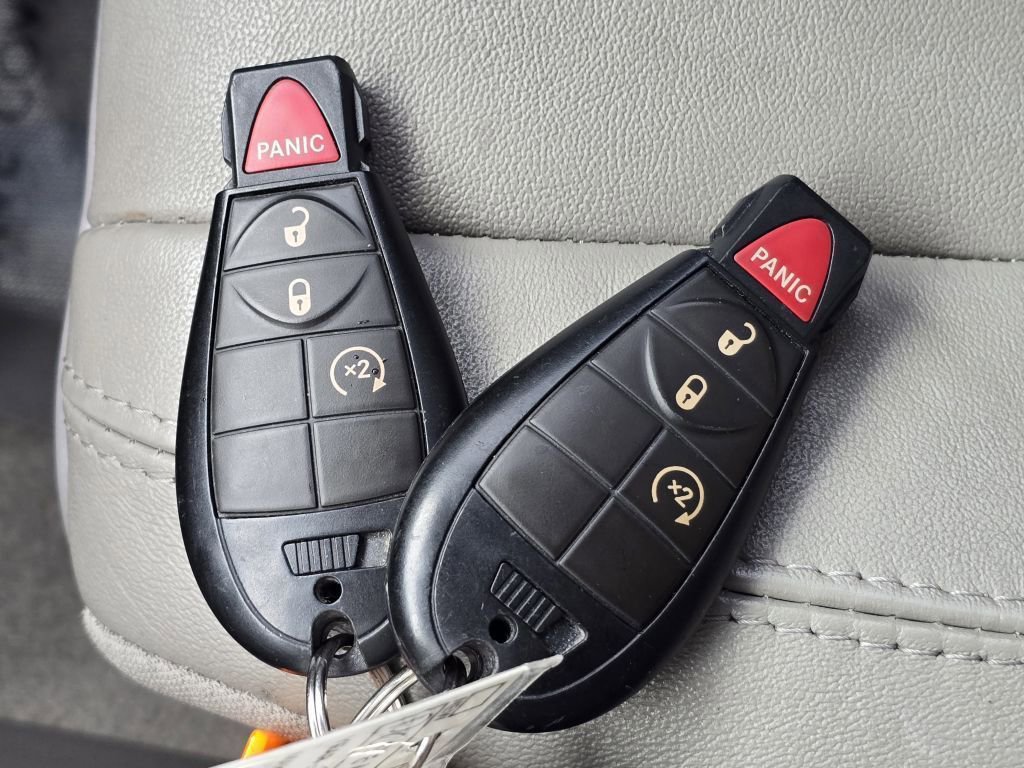 Used 2013 Jeep Grand Cherokee Laredo image 32