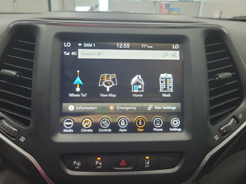 Used 2023 Jeep Cherokee Altitude Lux AWD/4WD image 41