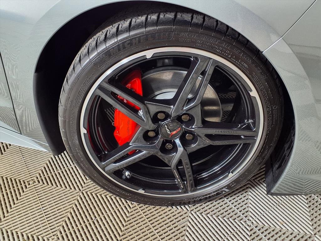 Used 2024 Chevrolet Corvette Stingray Preferred Cpe w/ Stealth Interior Trim Package image 8