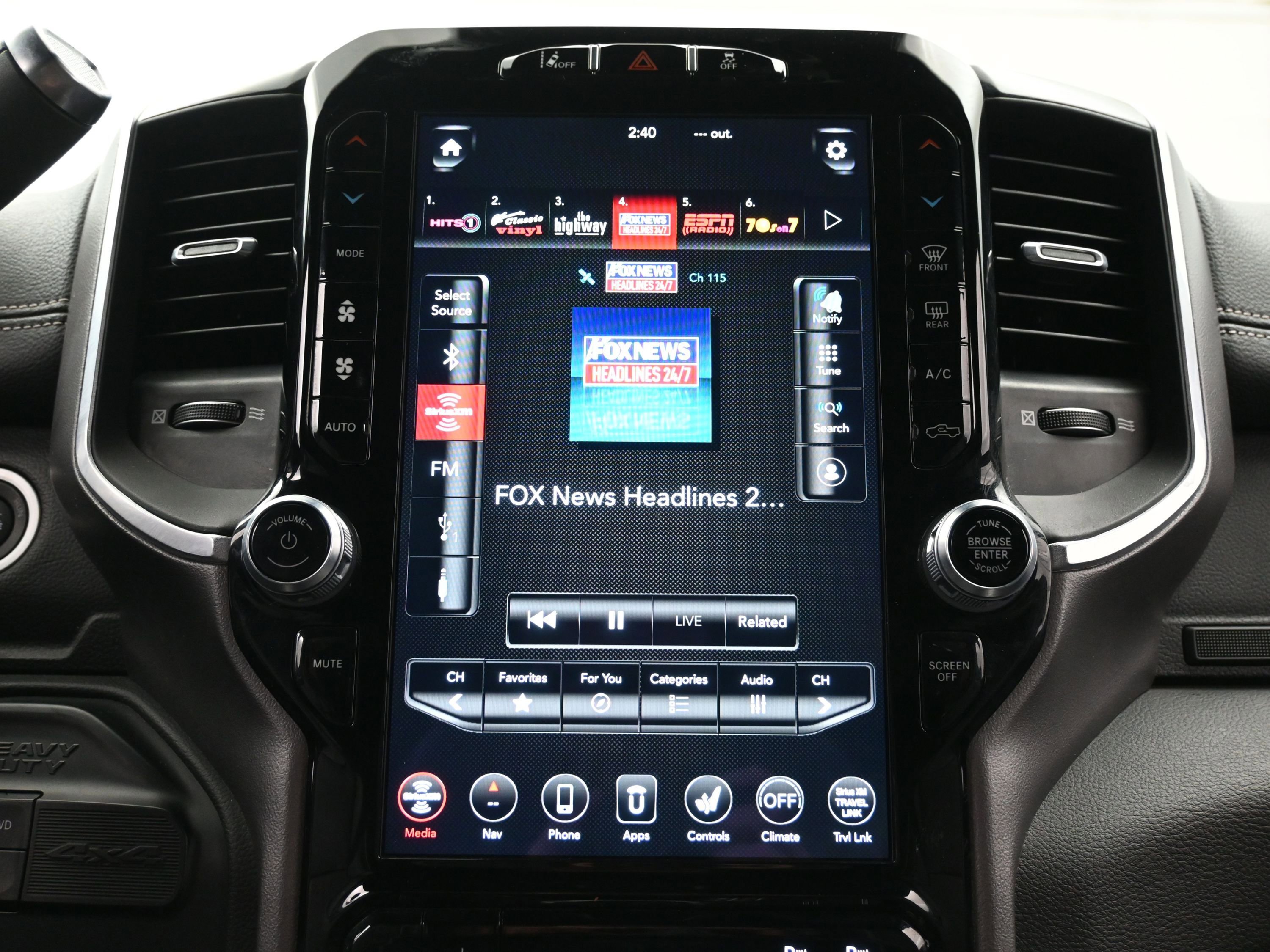 Used 2020 RAM 2500 Laramie w/ Night Edition image 29
