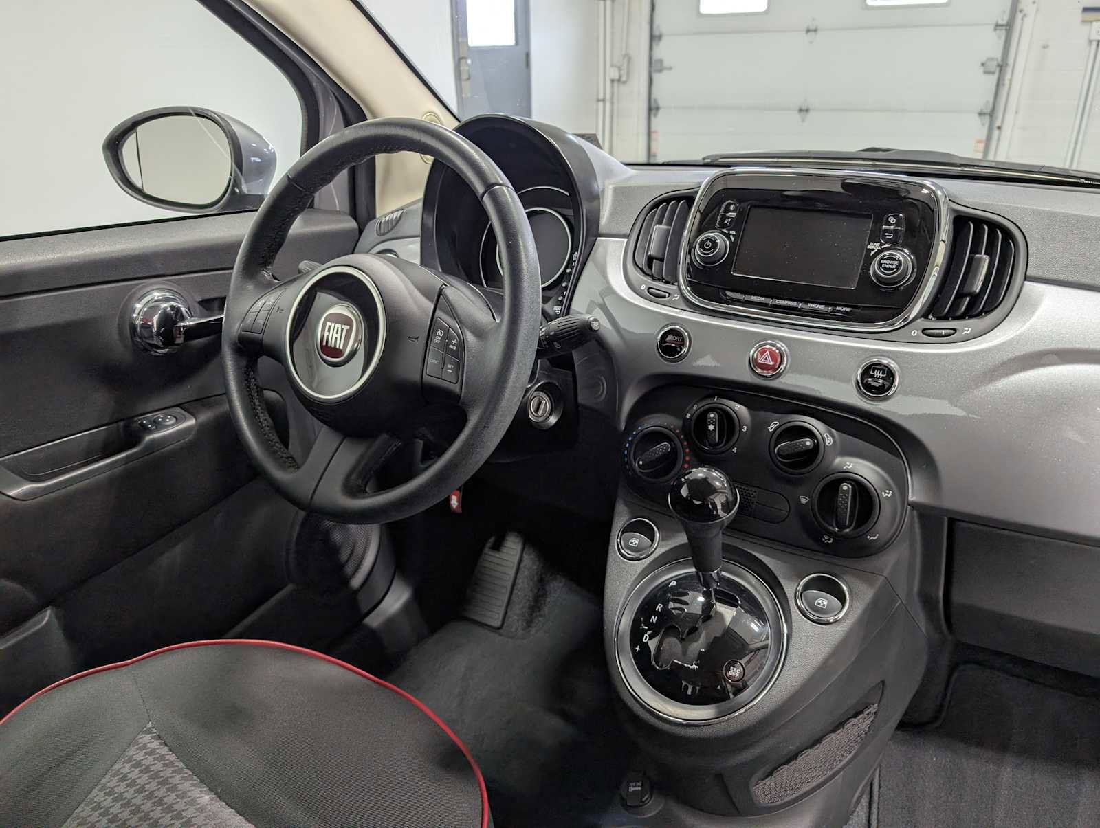 Used 2017 FIAT 500 Pop FWD image 35