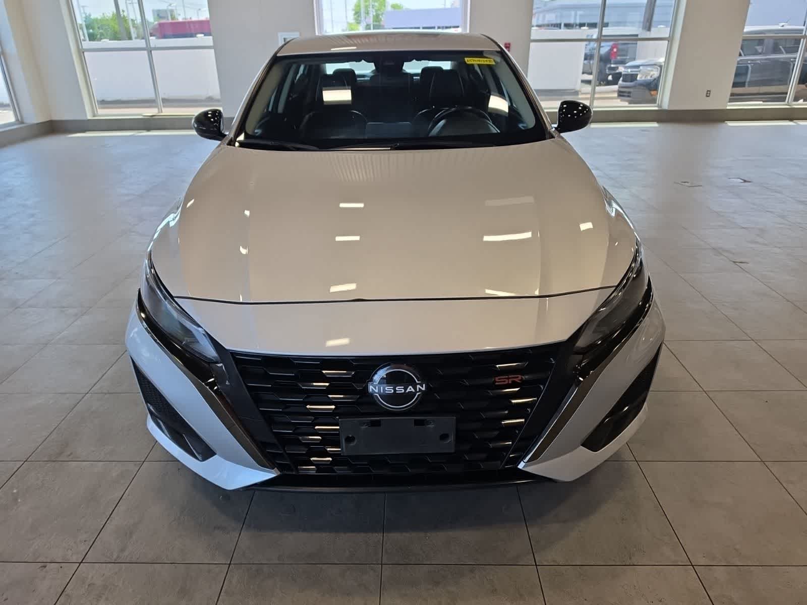 Used 2023 Nissan Altima 2.5 SR FWD image 3