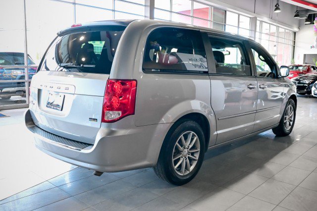 Used 2017 Dodge Grand Caravan SE FWD image 5