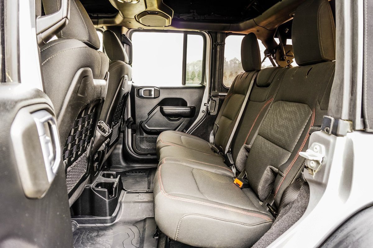 Used 2021 Jeep Wrangler Unlimited Rubicon AWD/4WD image 41