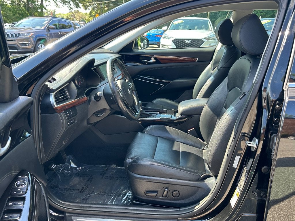 Used 2019 Kia Cadenza Premium FWD image 11