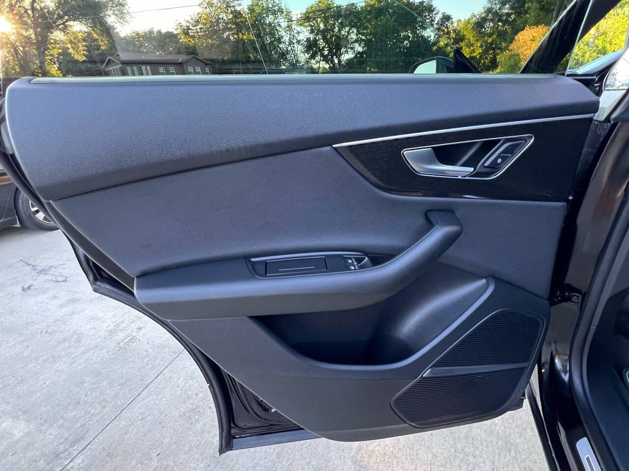 Used 2019 Audi Q8 Prestige AWD/4WD image 16