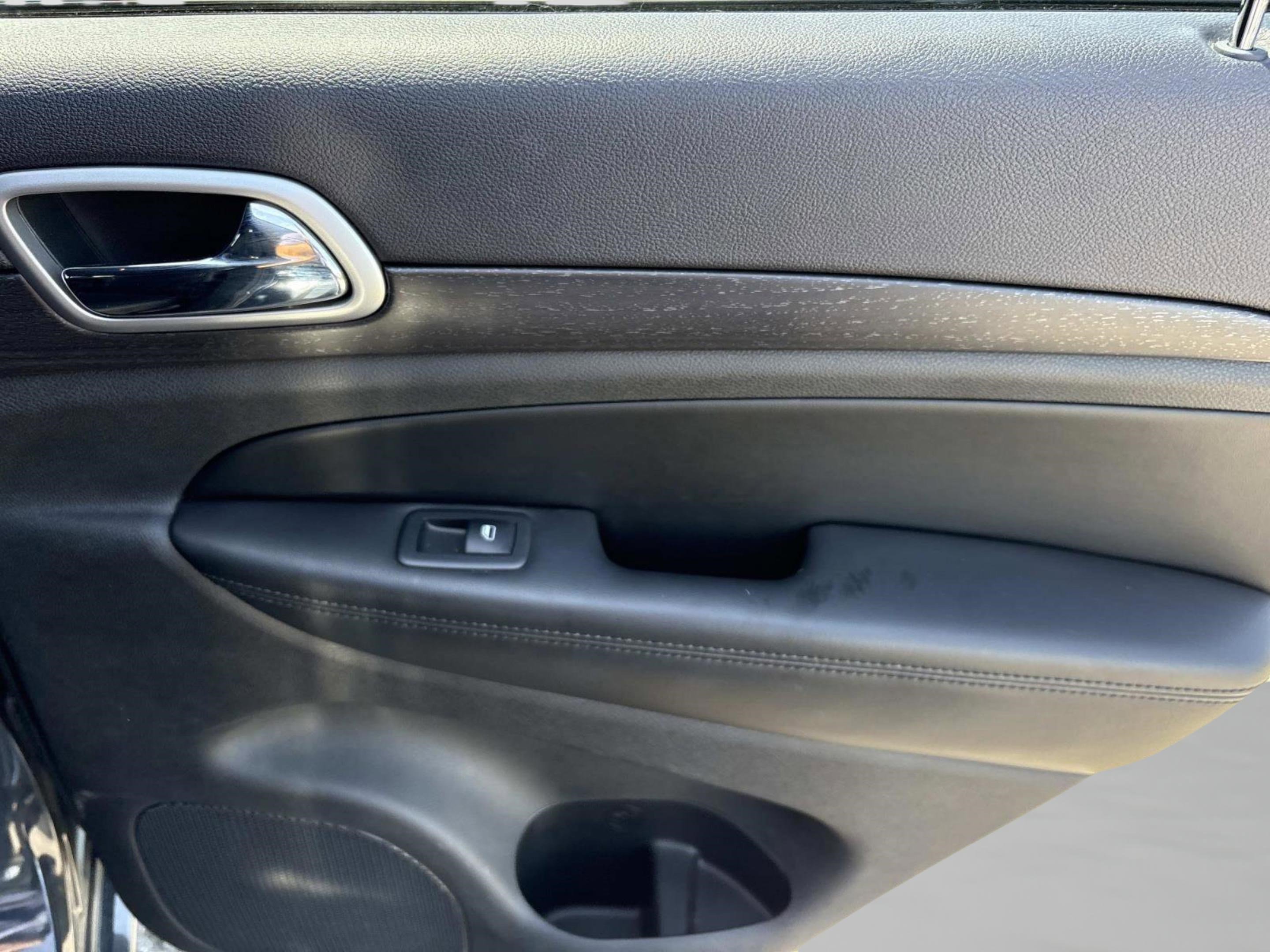 Used 2018 Jeep Grand Cherokee Altitude image 19