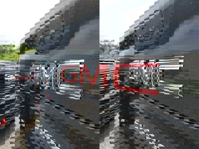 New 2025 GMC Sierra 2500 SLT w/ SLT Premium Package image 7