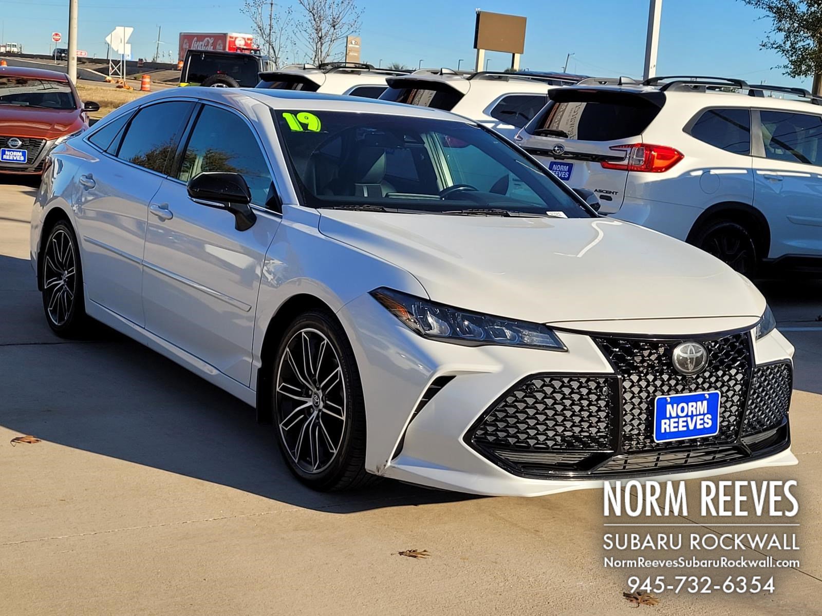 Used 2019 Toyota Avalon XSE image 16