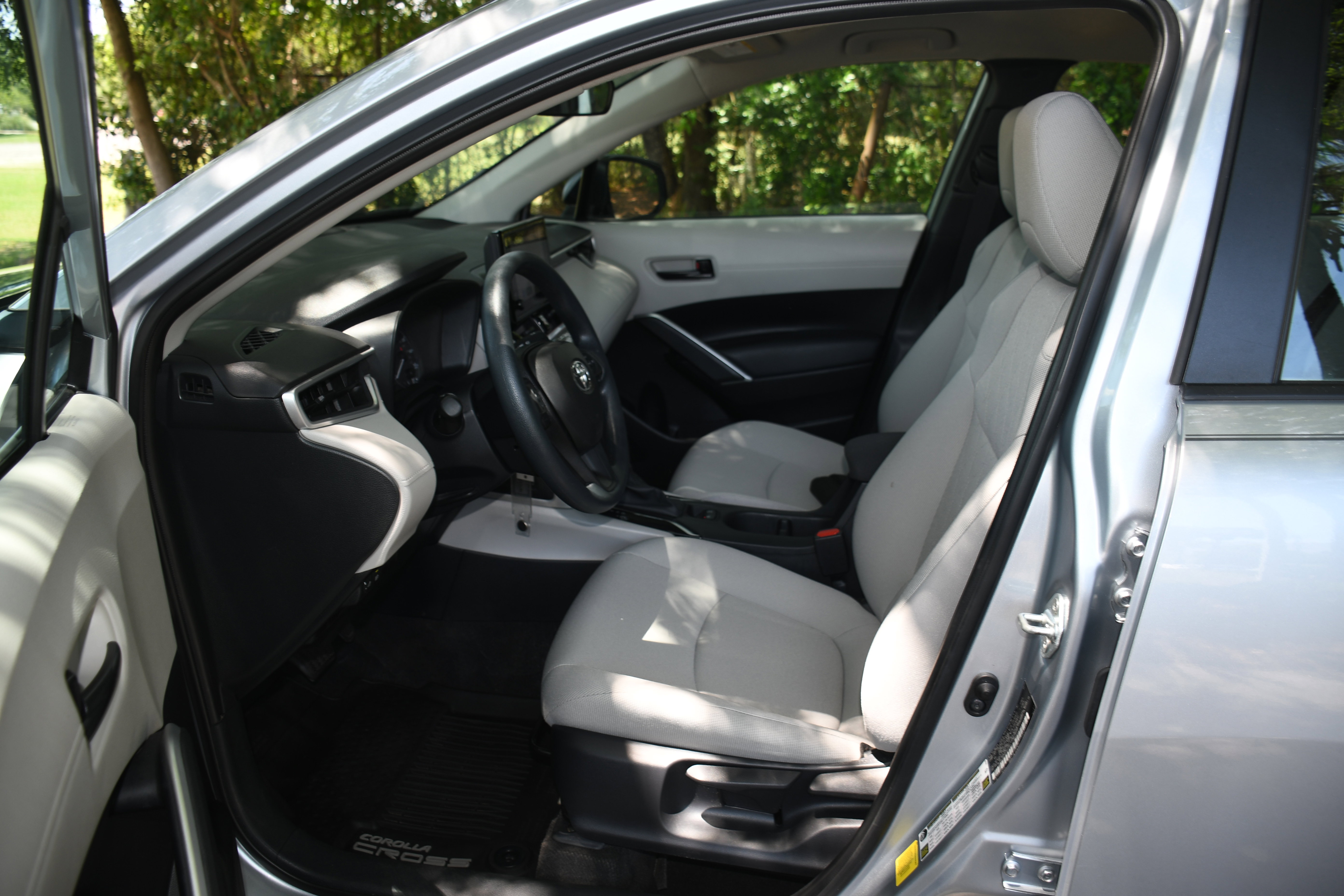 Used 2024 Toyota Corolla Cross L FWD image 7