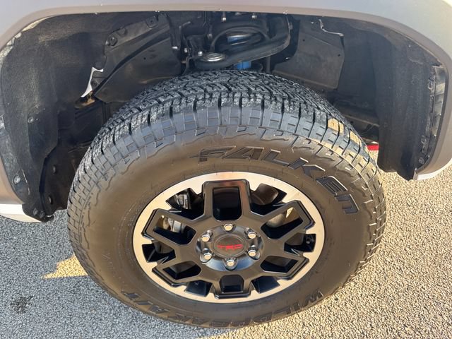 Used 2025 Toyota Tacoma TRD Off-Road AWD/4WD image 10