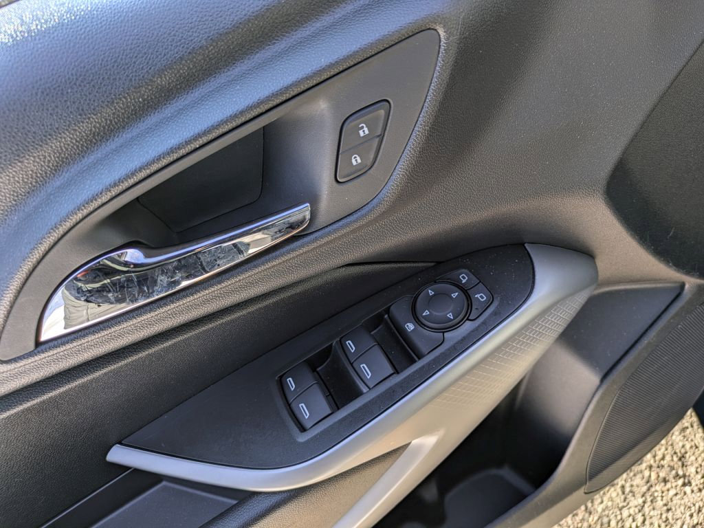 Certified 2025 Chevrolet Trax RS w/ Sunroof Package image 10