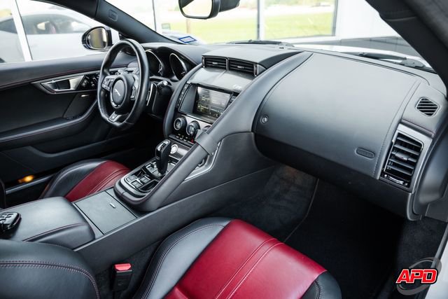 Used 2016 Jaguar F-TYPE R image 25