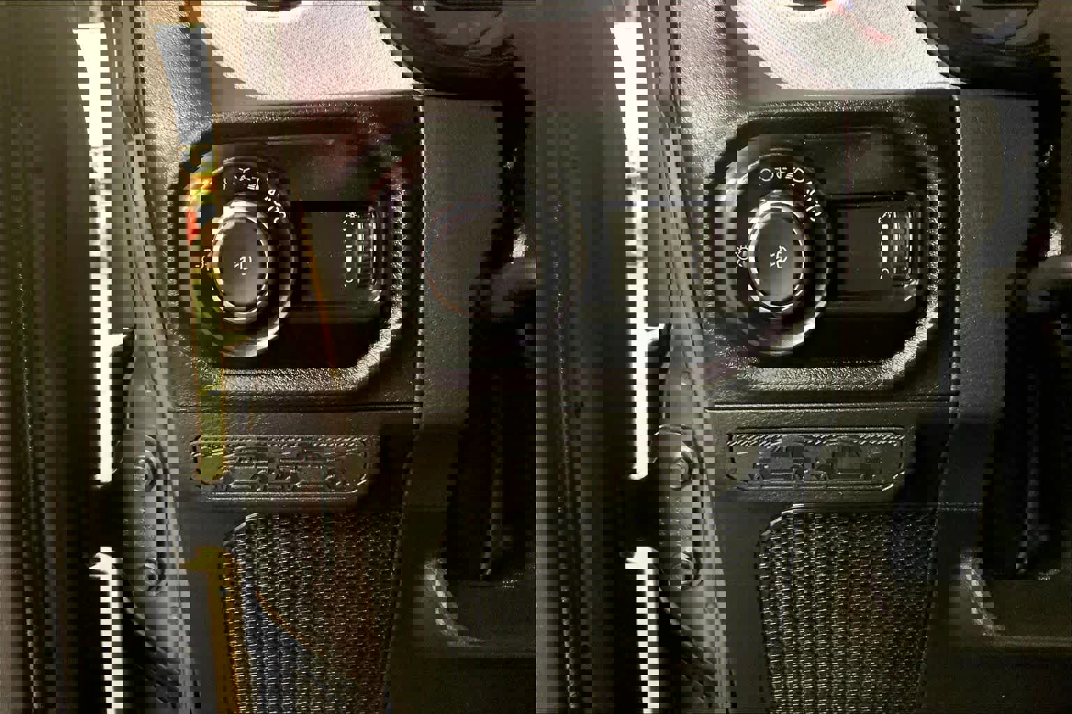 Used 2024 Jeep Wrangler Sport S image 34