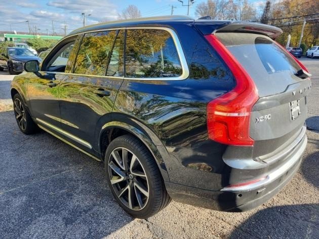 Used 2023 Volvo XC90 B6 Plus w/ Protection Package image 3