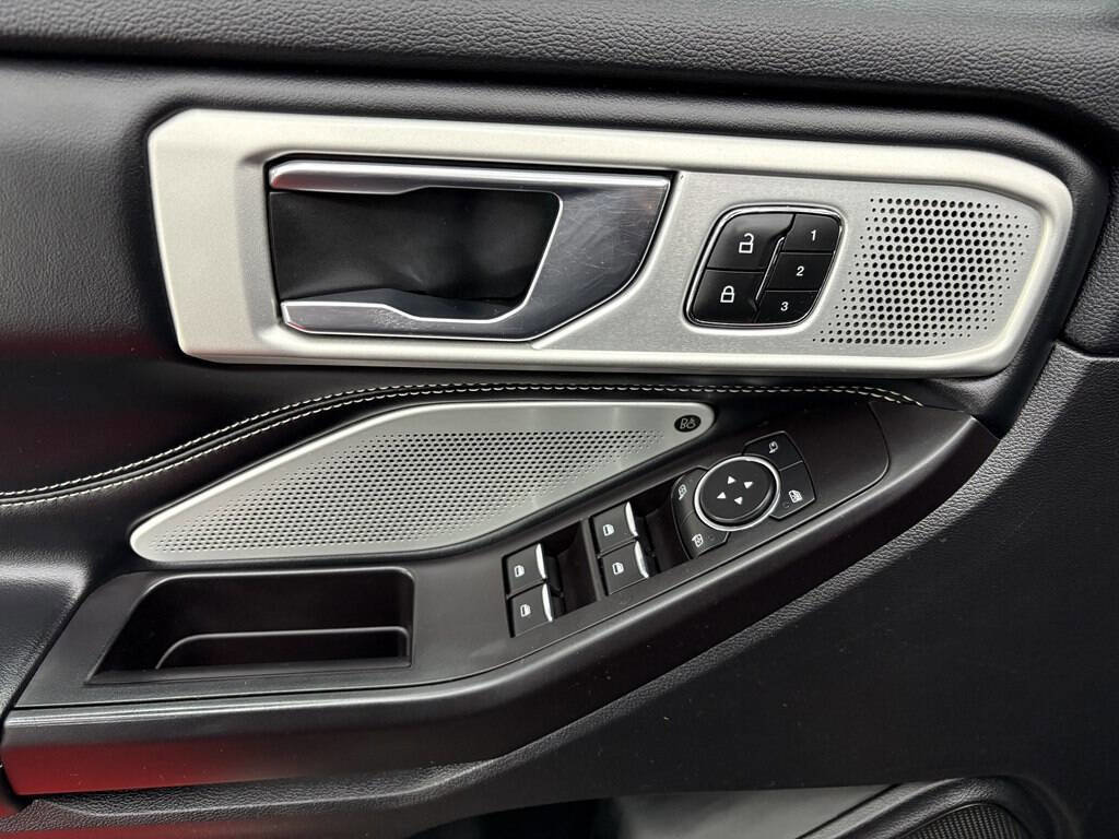 Used 2020 Ford Explorer ST w/ ST Street Pack image 8