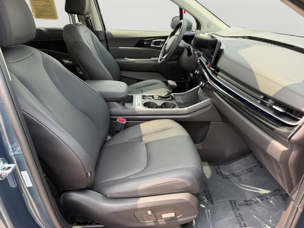 Used 2025 Kia Carnival SX Prestige FWD image 8