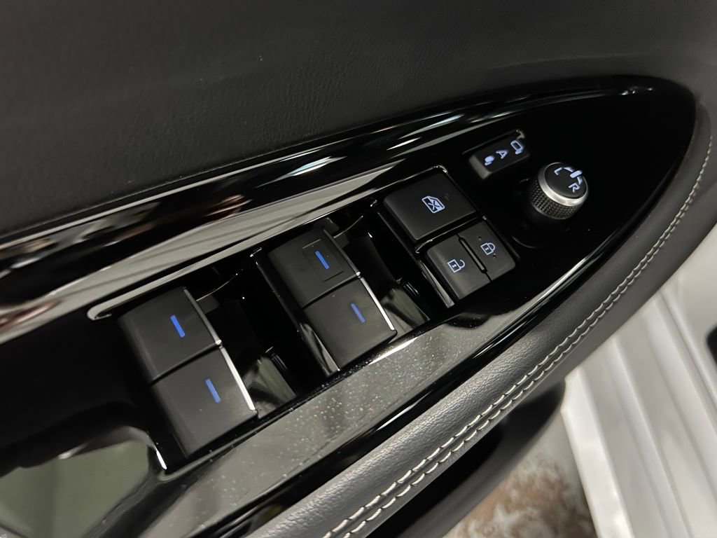 Certified 2022 Toyota Mirai XLE image 40