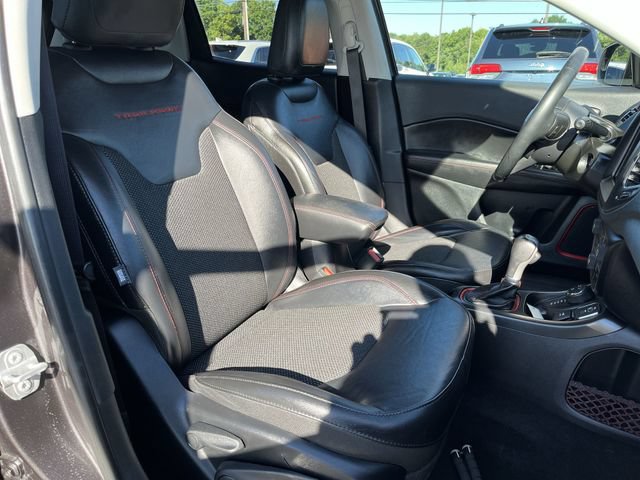 Used 2018 Jeep Compass Trailhawk w/ Cold Weather Group AWD/4WD image 25