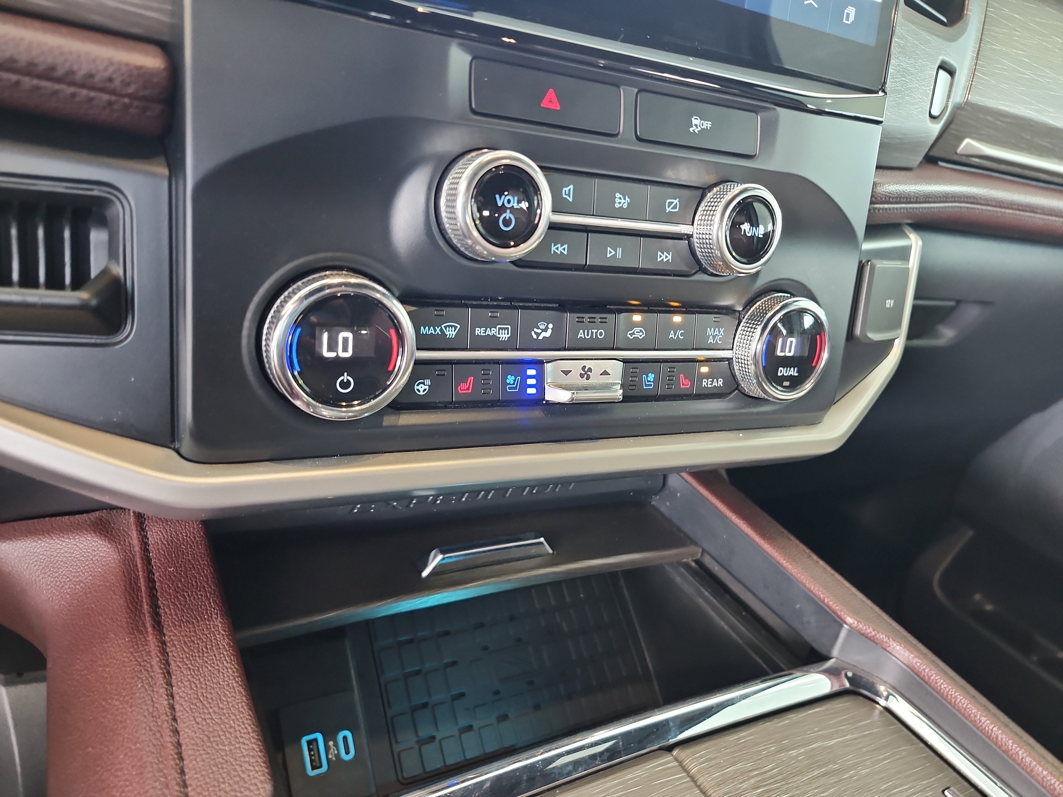 Certified 2022 Ford Expedition Max Limited image 33