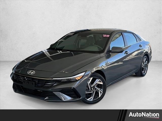 Used 2025 Hyundai Elantra SEL FWD image 1