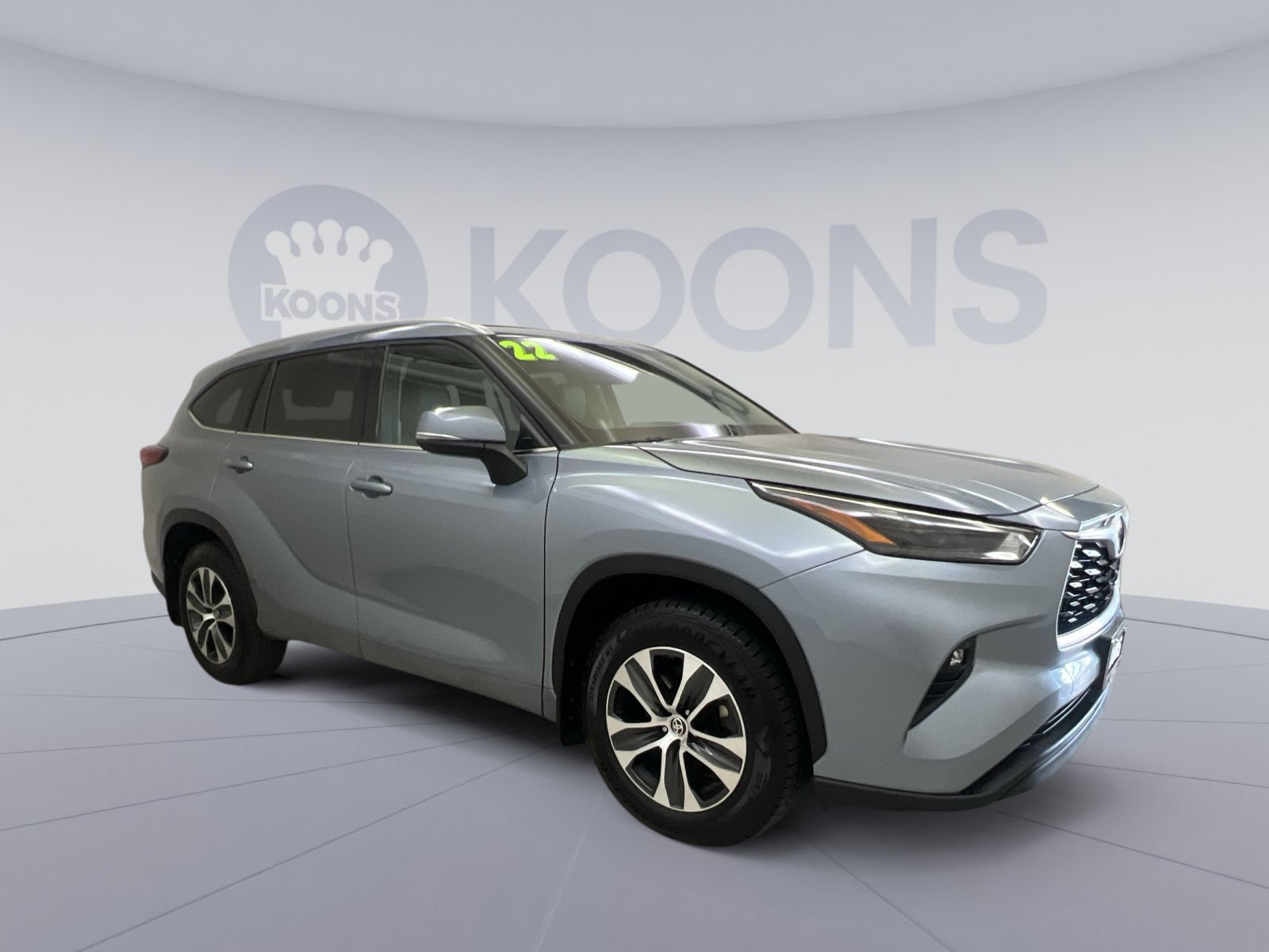 Used 2022 Toyota Highlander XLE AWD/4WD image 10