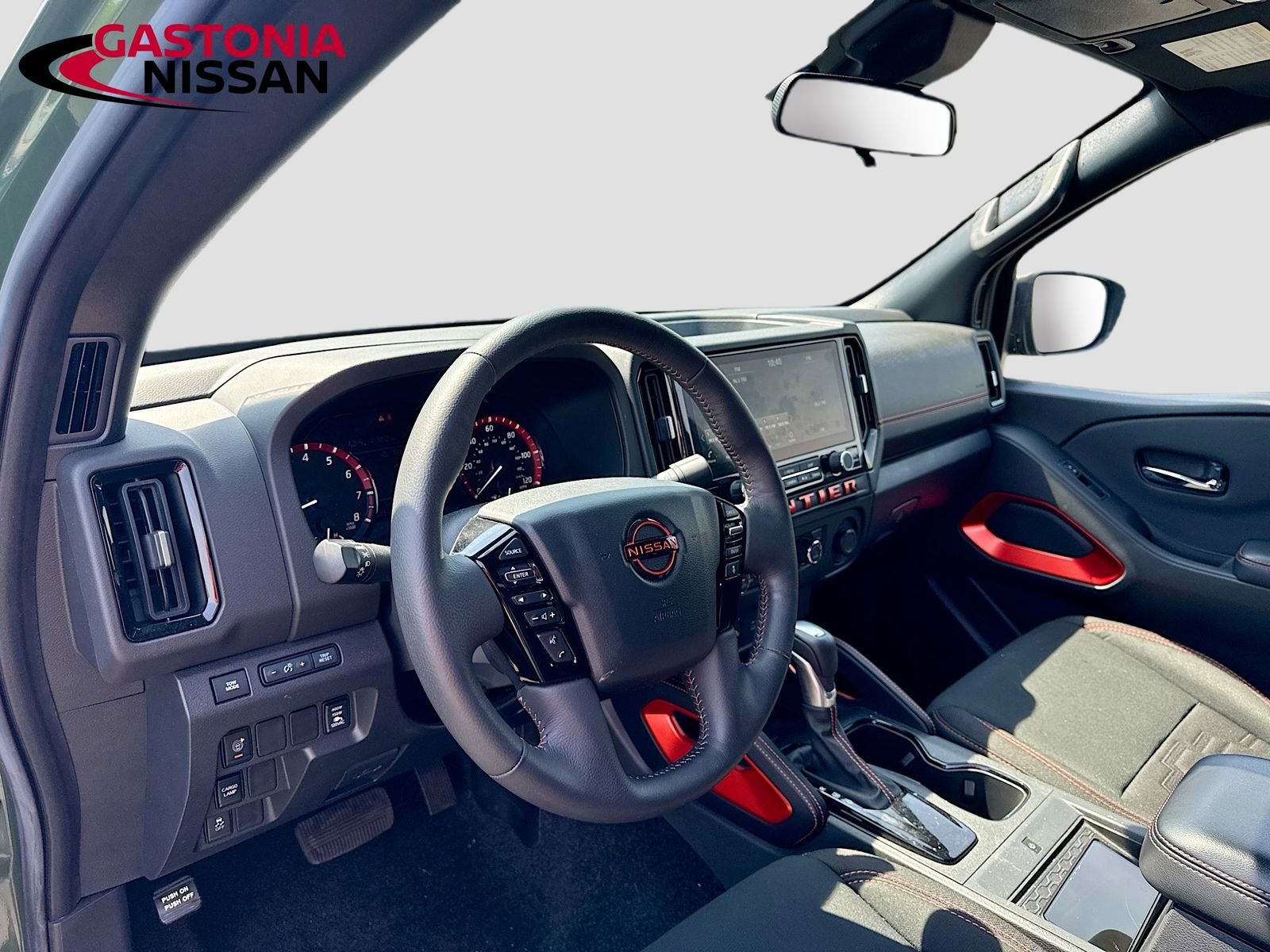 Used 2025 Nissan Frontier Pro-X w/ Pro Convenience Package image 11