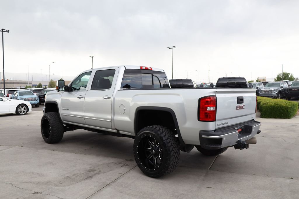 Used 2018 GMC Sierra 2500 SLT w/ Suspension Package, Off-Road AWD/4WD image 4