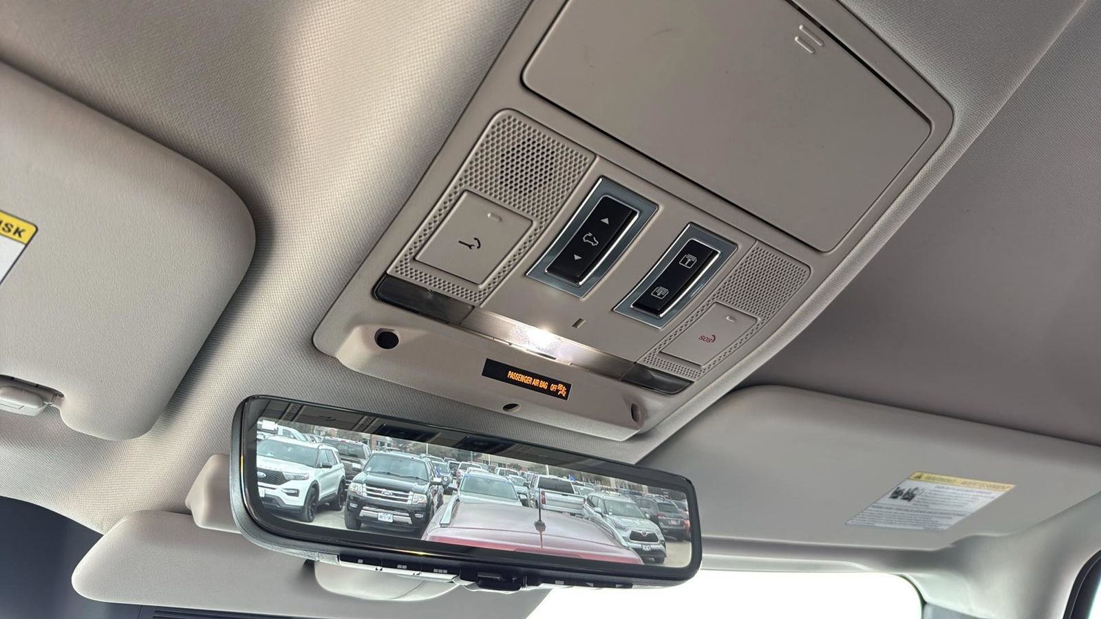 Used 2020 Land Rover Defender 110 First Edition image 22