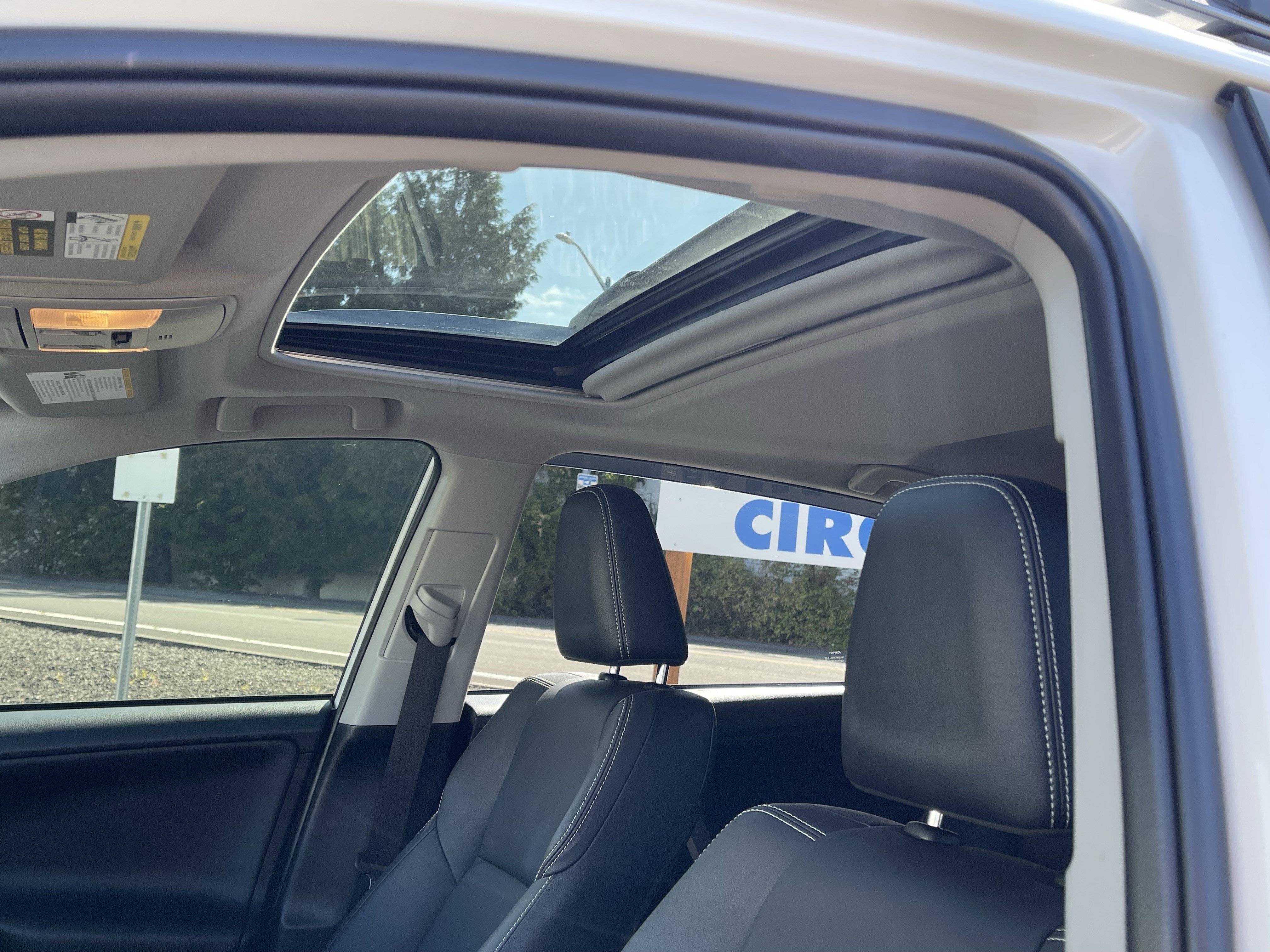 Used 2018 Toyota RAV4 Limited w/ Advanced Technology Package AWD/4WD image 21