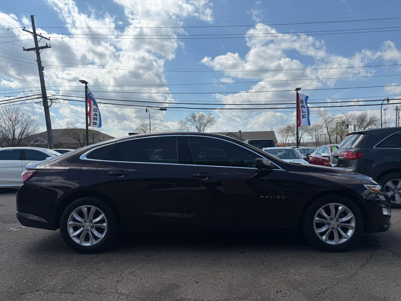 Used 2021 Chevrolet Malibu LT FWD image 4