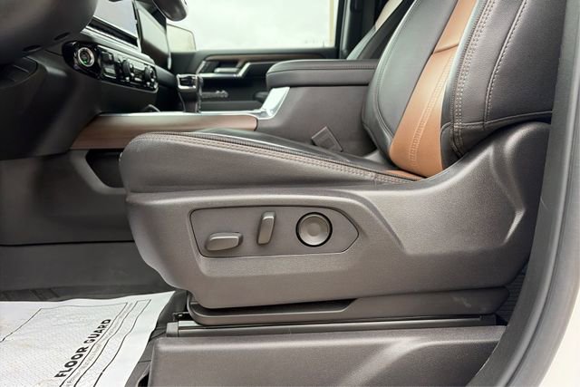 Used 2024 Chevrolet Silverado 1500 High Country w/ Technology Package image 19