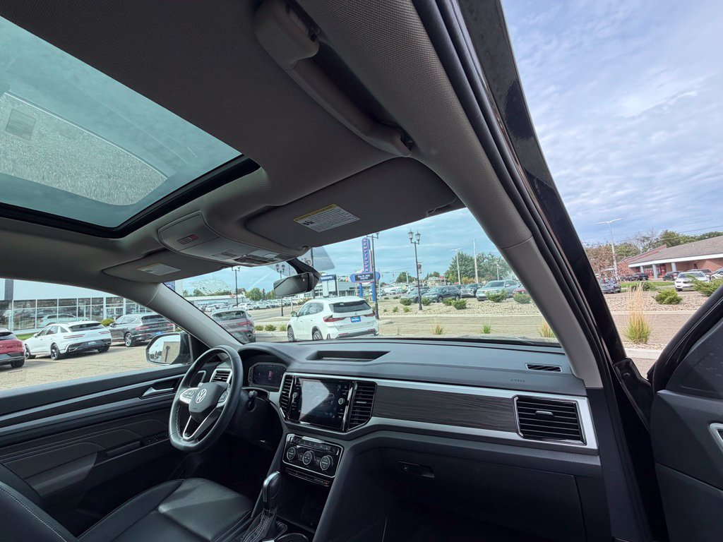 Certified 2023 Volkswagen Atlas SE w/ Panoramic Sunroof Package AWD/4WD image 10