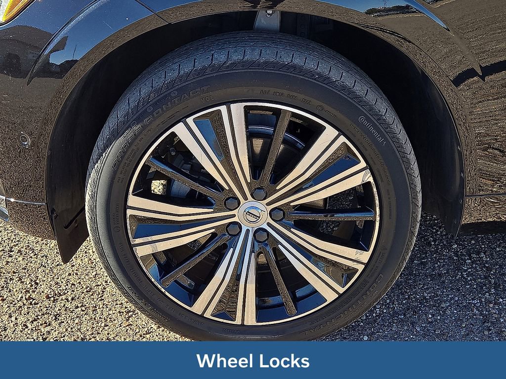 Certified 2023 Volvo XC60 B5 Plus w/ Protection Package Premier image 12