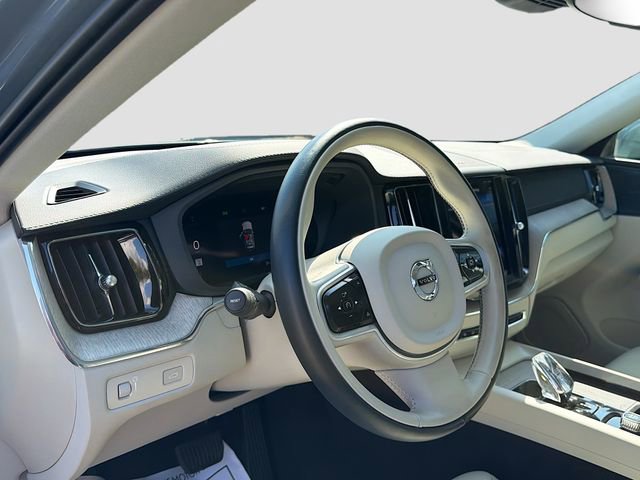 Used 2022 Volvo XC60 B6 Inscription w/ Advanced Package image 26