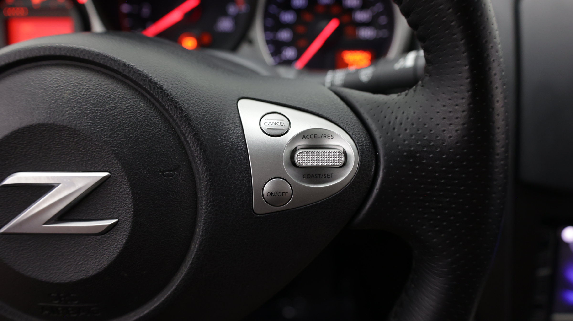 Used 2017 Nissan 370Z Coupe RWD image 24