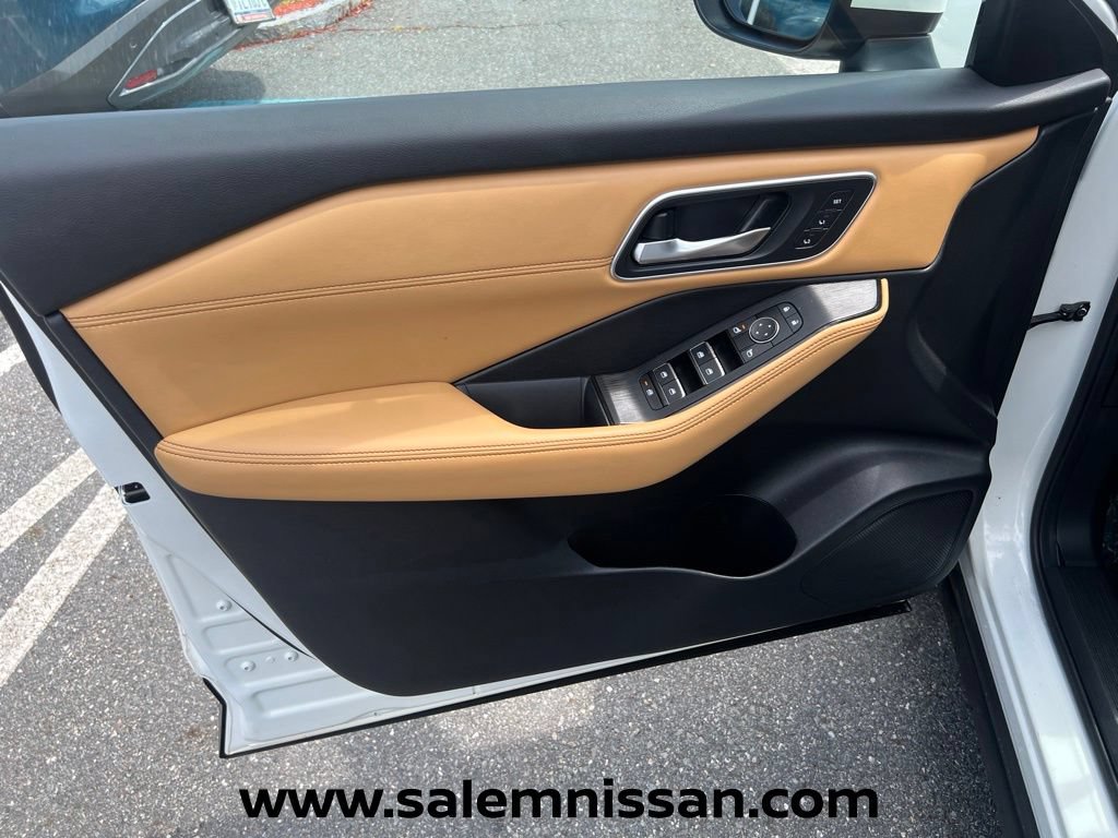 Used 2023 Nissan Rogue Platinum w/ Platinum Premium Package AWD/4WD image 17