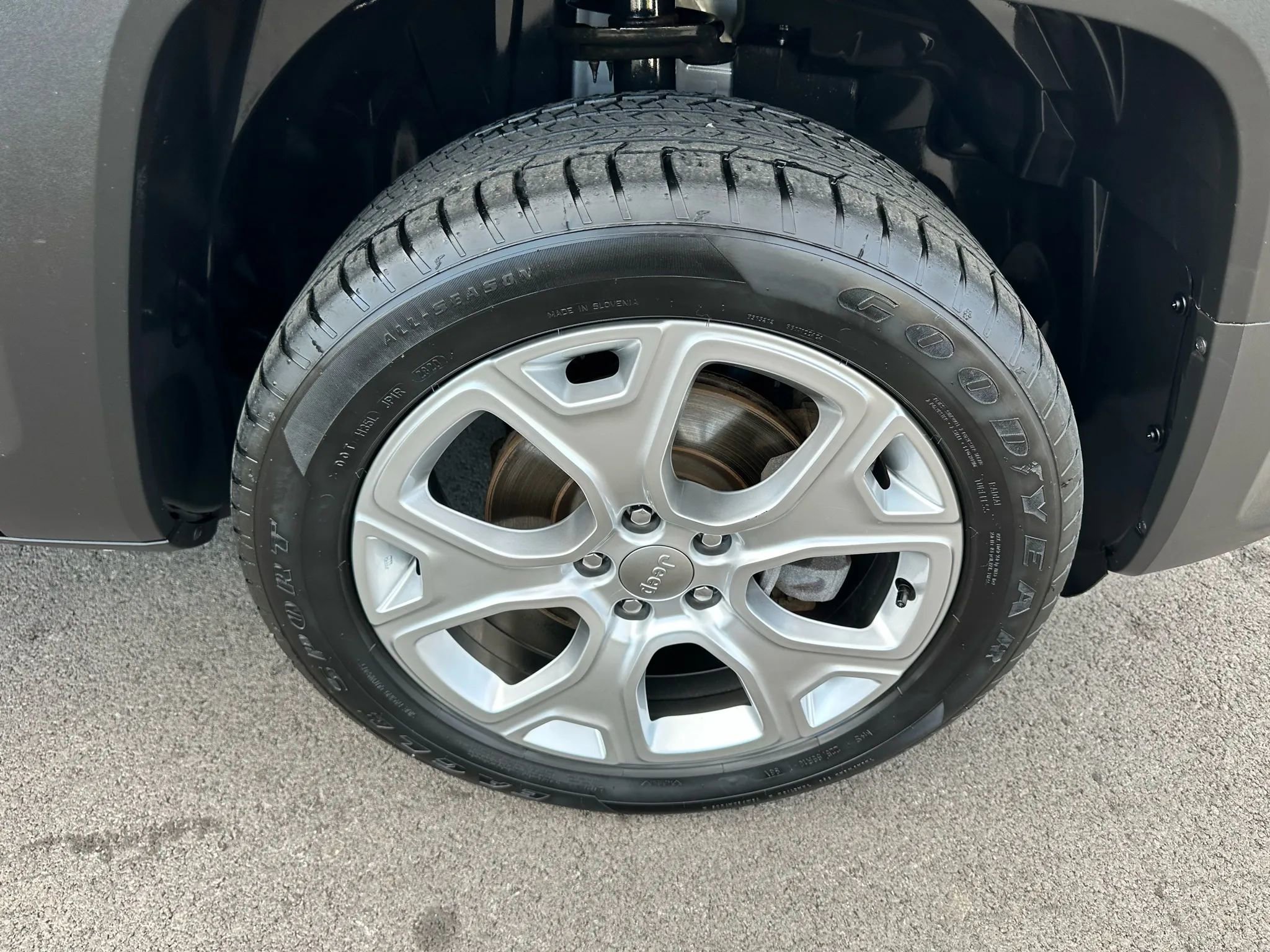 Used 2020 Jeep Renegade Limited image 16