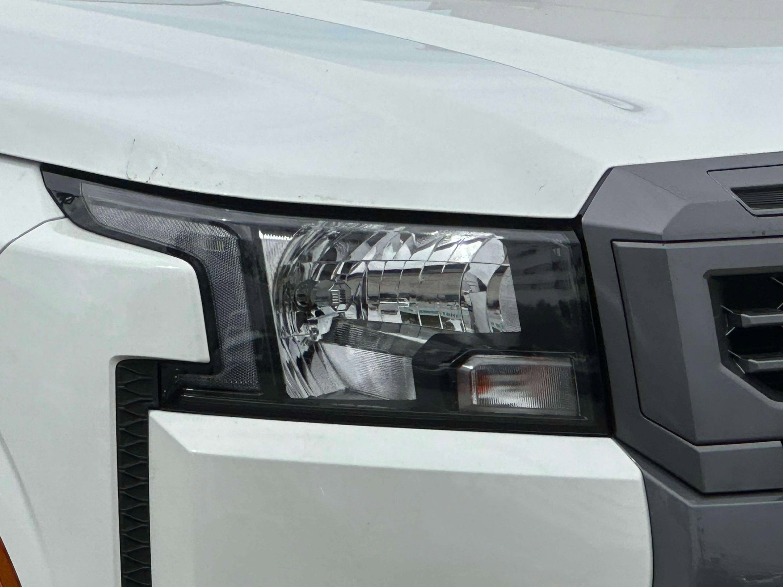 Used 2025 Nissan Frontier SV w/ SV Convenience Package image 8