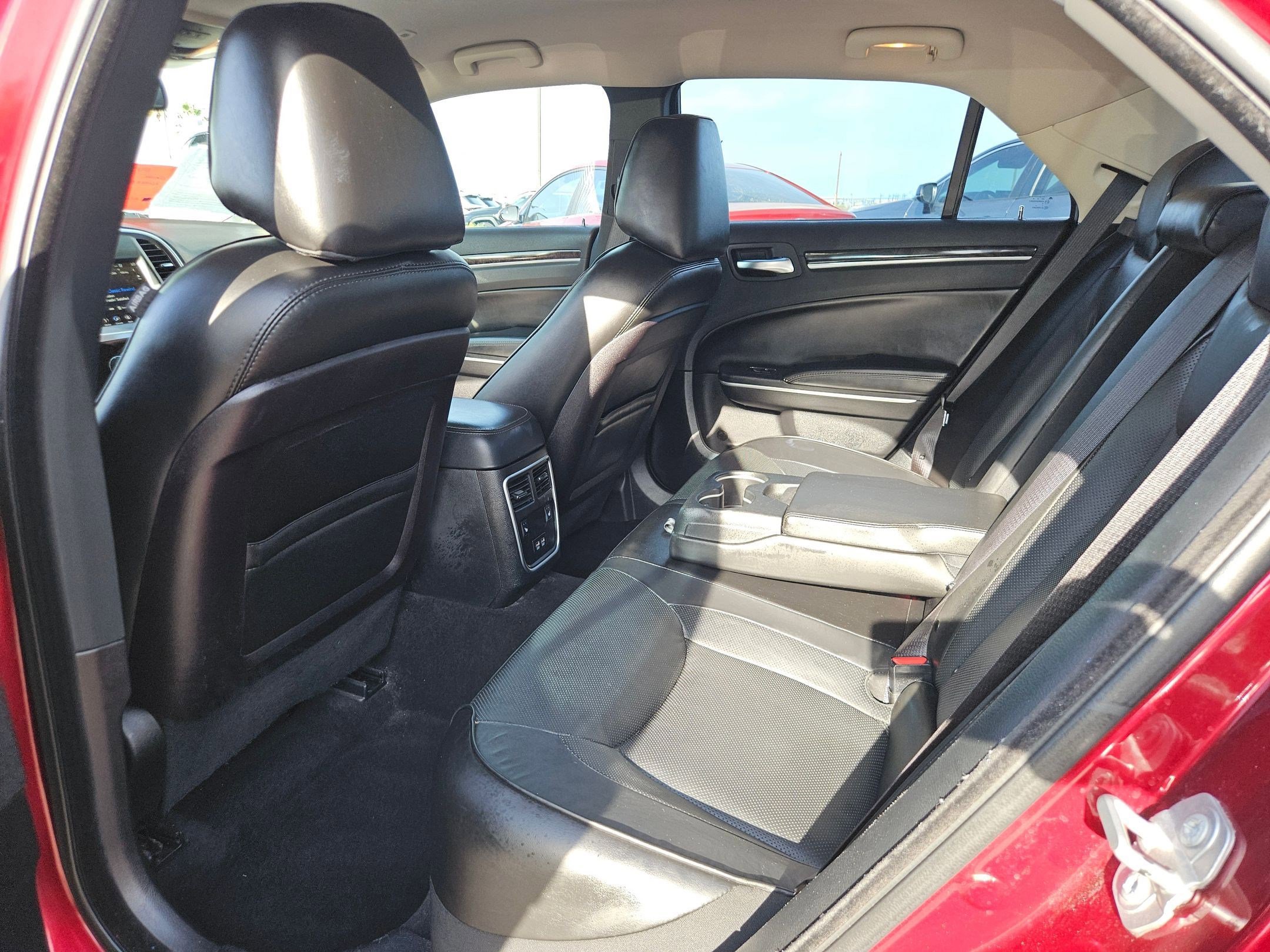 Used 2019 Chrysler 300 Limited image 21