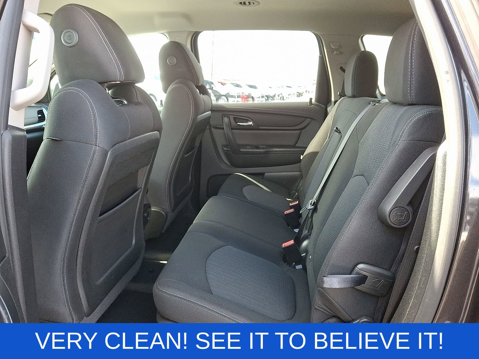 Used 2017 Chevrolet Traverse LT w/ Style and Technology Package image 12