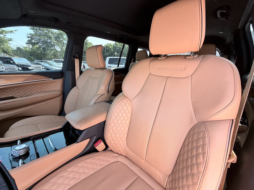 Used 2024 Jeep Grand Cherokee L Summit AWD/4WD image 23