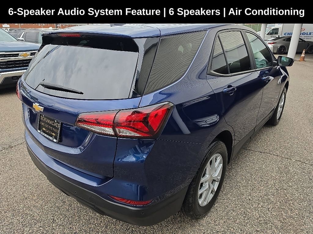 Used 2023 Chevrolet Equinox LS w/ LS Convenience Package AWD/4WD image 3