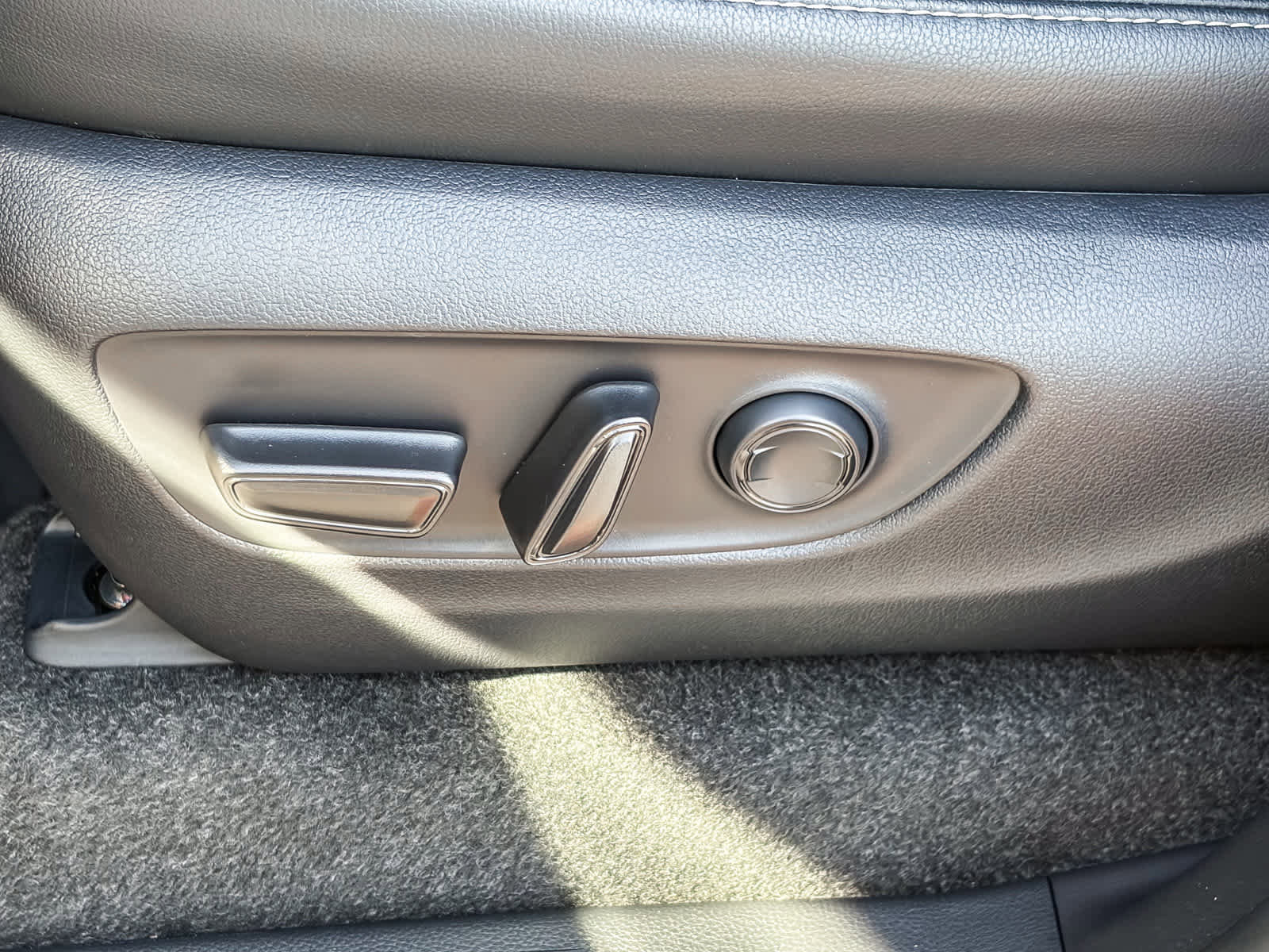 Used 2025 Toyota Land Cruiser w/ Premium Package image 21