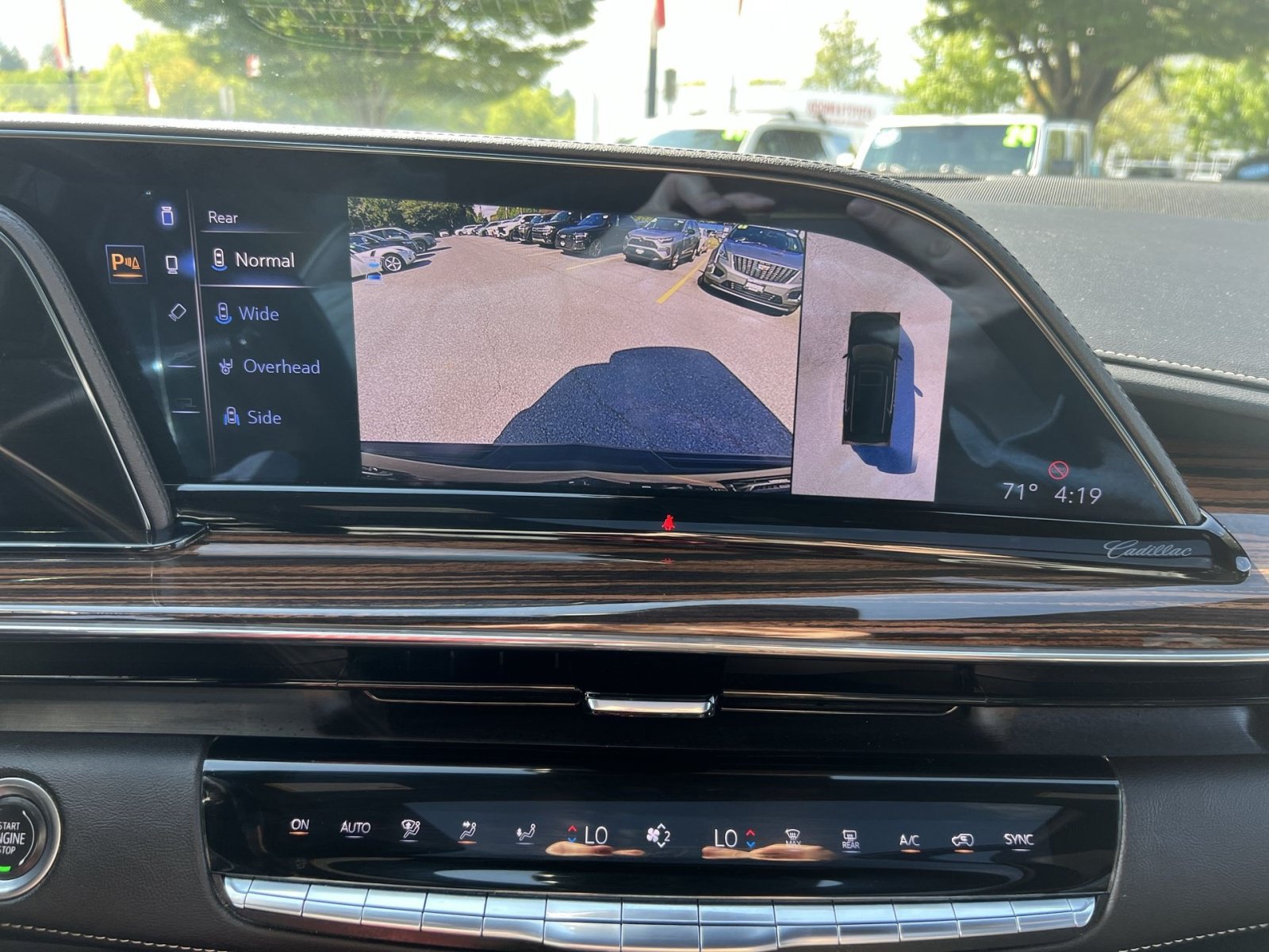 Used 2023 Cadillac Escalade Premium Luxury w/ LPO, Floor Liner Package AWD/4WD image 19