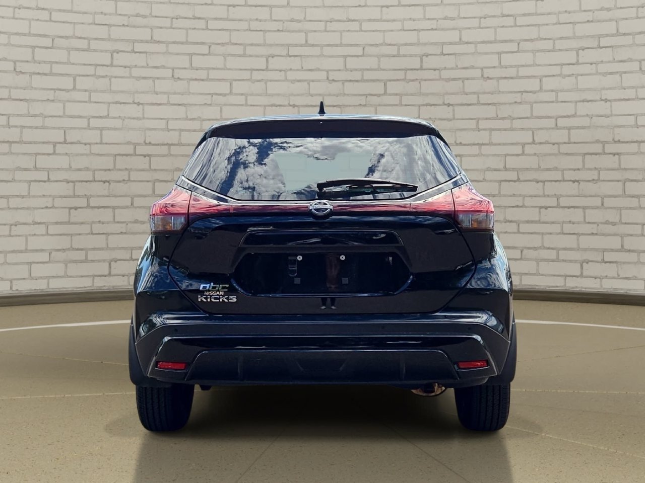 Used 2025 Nissan Kicks Play S FWD image 6
