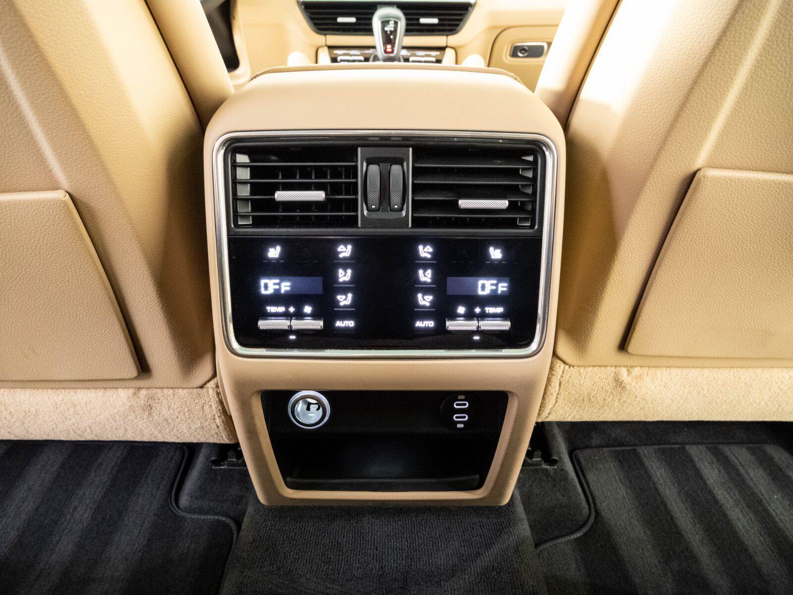 Certified 2023 Porsche Cayenne Platinum Edition AWD/4WD image 20