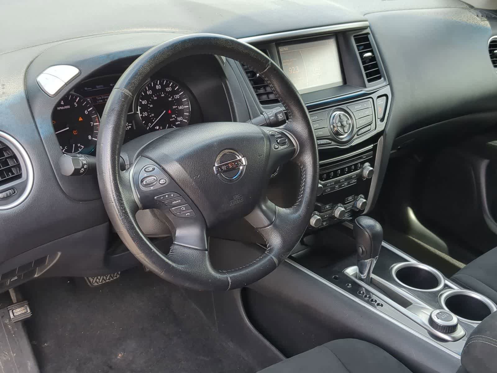 Used 2013 Nissan Pathfinder SV w/ Trailer Tow Pkg AWD/4WD image 10