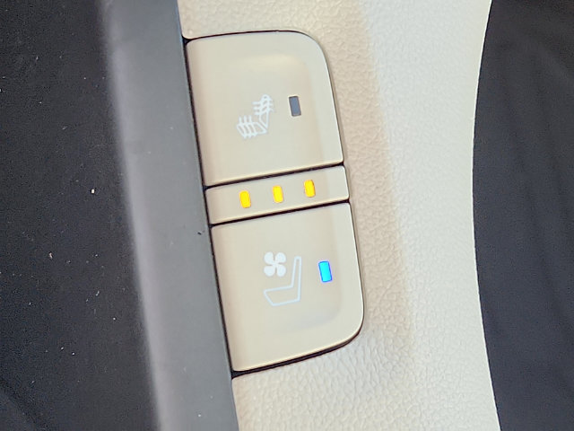 Used 2019 GMC Acadia Denali w/ Technology Package FWD image 25