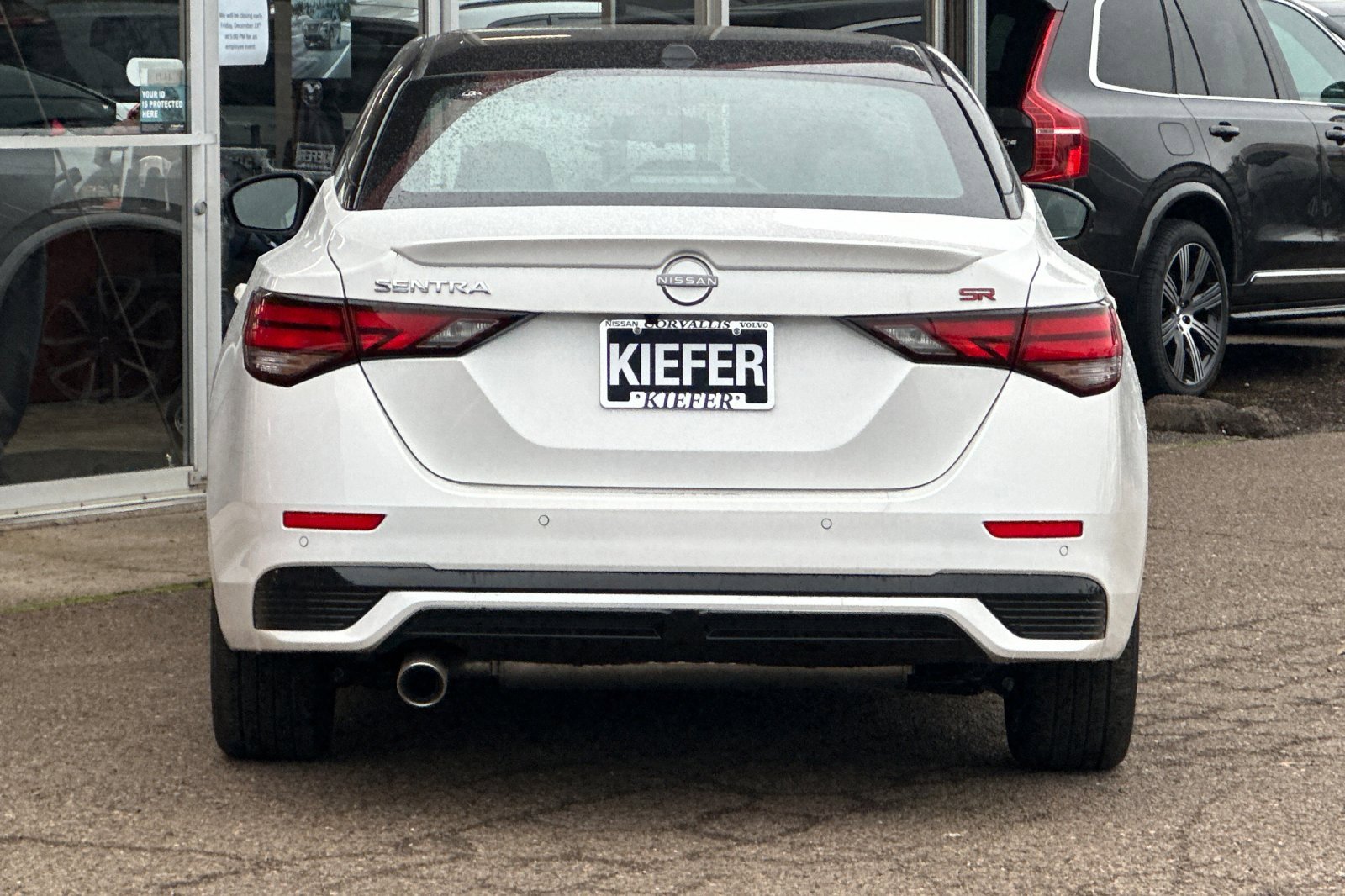 Used 2025 Nissan Sentra SR w/ SR Premium Package image 5